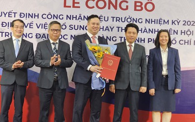 Trường Đại học Ngân hàng Tp.HCM có hiệu trưởng mới