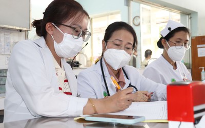 Tp.HCM: 2 học sinh nhập viện nghi ngộ độc thực phẩm