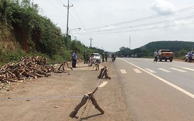 Nghi án con tâm thần đánh mẹ tử vong trên quốc lộ