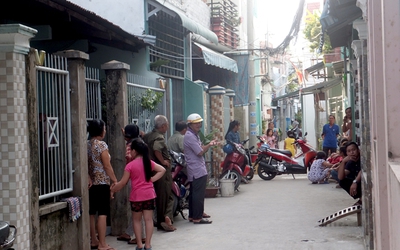 Điều tra vụ vợ phát hiện chồng tử vong với vết cắt ở cổ