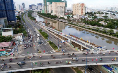 Phát hiện bất ngờ trong nhà đối tượng khiến 10 người nhập viện điều trị phơi nhiễm HIV