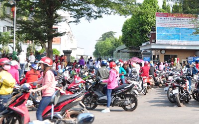 Giám đốc lặng lẽ về Hàn, tỉnh Đồng Nai dùng ngân sách hỗ trợ cho công nhân bị nợ lương