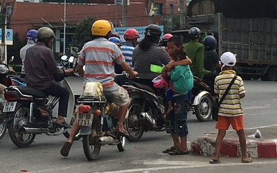 "Tập đoàn cái bang" bao vây người đi đường