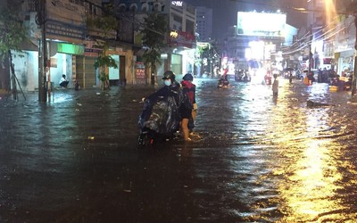 Đồng Nai: Nhiều tuyến đường ngập sâu sau cơn mưa lớn kéo dài