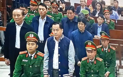 Cựu Thứ trưởng bộ Công an ngậm ngùi nhận lỗi trước tòa