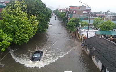 Bão đi qua, Thanh Hóa vẫn "bơi" trong nước