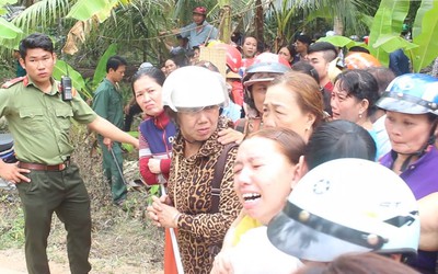 Điều tra vụ hai người phụ nữ bị giết hại dã man ngoài chuồng vịt, nghi do mâu thuẫn tình cảm