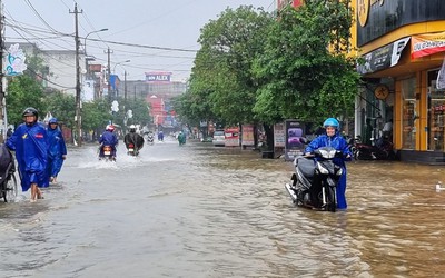 Quảng Bình: Gần 20.000 hộ dân được sơ tán do ảnh hưởng mưa lớn