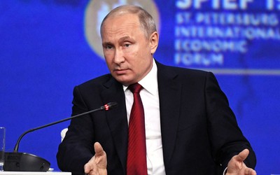 Ông Putin dự phiên họp toàn thể và phiên hỏi đáp tại St. Petersburg