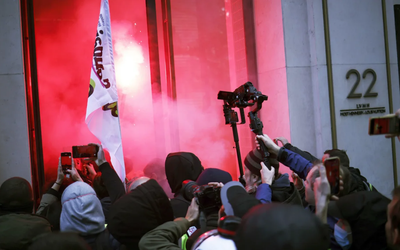 Pháp: Người biểu tình xông vào trụ sở đế chế thời trang xa xỉ LVMH