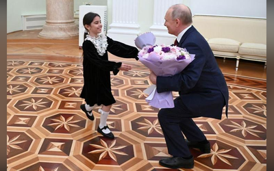 Tổng thống Nga Putin tiếp vị khách đặc biệt ở Điện Kremlin