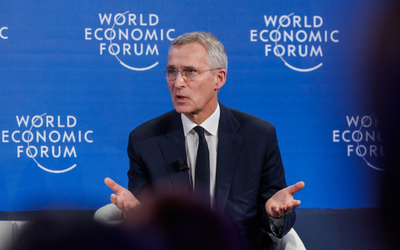 Tại Davos, ông Stoltenberg nói NATO sẽ không mở rộng sang châu Á