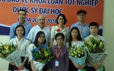 ĐH Đại Nam tổ chức lễ bảo vệ khóa luận tốt nghiệp Dược sỹ Đại học bằng tiếng Anh cho sinh viên