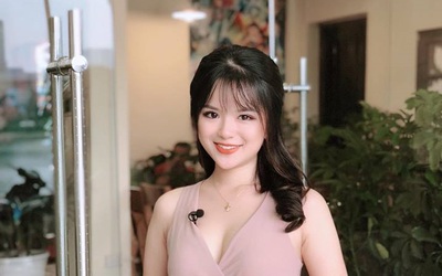 Cô MC - “Hot girl chân ngắn” của VTV luôn tự tin và nổi bật với nước da trắng hồng