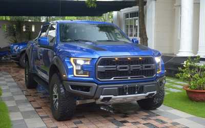 Bộ đôi hàng khủng Ford F-150 Raptor giá 4,5 tỷ đổ bộ TP.HCM