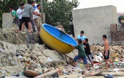 Phú Yên, Khánh Hòa: Chủ động di dời hàng ngàn người dân ra khỏi vùng nguy hiểm trước khi bão số 6 đổ bộ