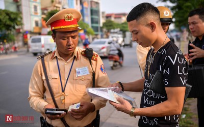 Giật mình: Hơn 300 trường hợp vi phạm được đội CSGT số 14 xử lý trong 2 ngày đầu đợt tổng kiểm soát