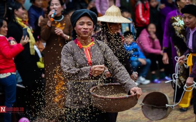 Vĩnh Phúc: Độc đáo lễ hội “Trâu rơm, bò rạ”