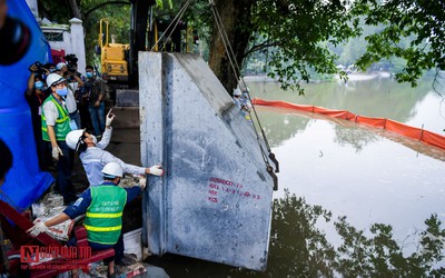 Hợp long kè hồ Hoàn Kiếm