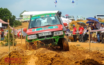 Chùm ảnh: Những pha off-road ấn tượng trong giải đua xe PVOIL 2020