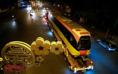 Cận cảnh Tàu Metro tuyến Nhổn - ga Hà Nội có mặt tại Thủ đô