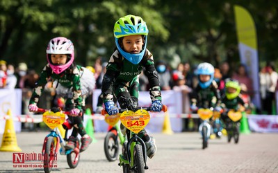 400 cua - rơ nhí tranh tài căng thẳng tại giải đua xe thăng bằng