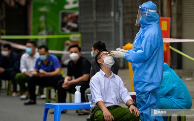 Hà Nội: Tạm rào một đoạn đường La Thành, xét nghiệm cho người dân