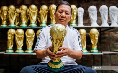 “Cúp vàng World Cup 2022” 70.000 đồng đổ bộ thị trường Hà Nội