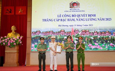 Giám Công an, Phó Giám đốc Công an Hải Dương thăng quân hàm Đại tá