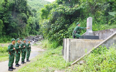 Bước chân âm thầm gác vùng phên dậu Tổ quốc