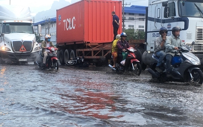 Lại chết người thương tâm trên "tuyến đường tử thần" đầy “ổ voi, ổ gà” tại Bình Dương