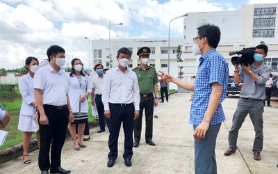 Phó Thủ tướng Vũ Đức Đam kiểm tra công tác phòng chống dịch tại Bình Dương