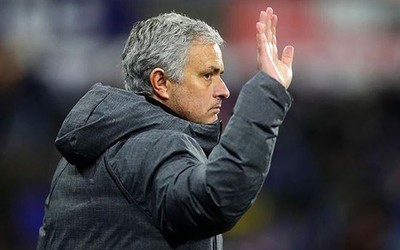 “Trảm” Mourinho sớm, MU phải bồi thường bao nhiêu tiền?