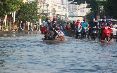 Người dân TP.HCM sẽ đón Noel cùng triều cường?