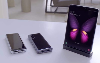 Video: Cận cảnh “hàng nóng” Galaxy Fold của Samsung