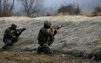 Căng thẳng leo thang: Ấn Độ và Pakistan lại đấu súng ở Kashmir