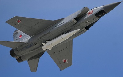 Nga phô diễn sức mạnh của tên lửa siêu thanh Kinzhal trên tiêm kích MiG-31K