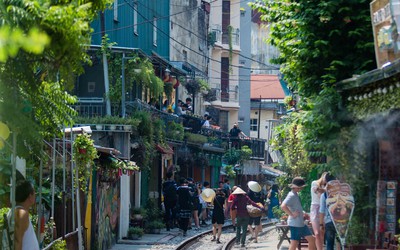 Không thể bỏ lỡ: Hạn chót giải tán các quán cafe đường tàu, Chủ tịch tỉnh Thừa Thiên-Huế yêu cầu làm rõ vụ xe sang gắn biển số đẹp