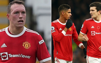 Cặp trung vệ MU bị chê tơi tả, fan kêu gọi 'triệu hồi' ngay Phil Jones