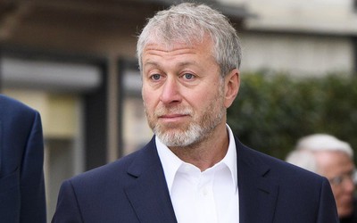 Ông chủ Abramovich của Chelsea có thể bị trục xuất khỏi Anh