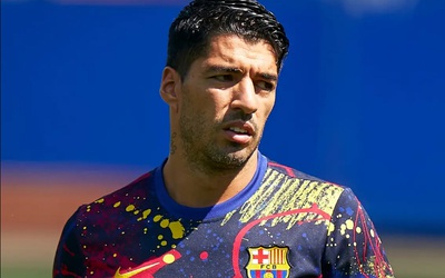 Suarez sẵn sàng giảm lương để quay lại Barca