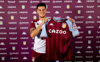 Coutinho giảm 70% lương để ở lại Aston Villa, Barca lỗ nặng