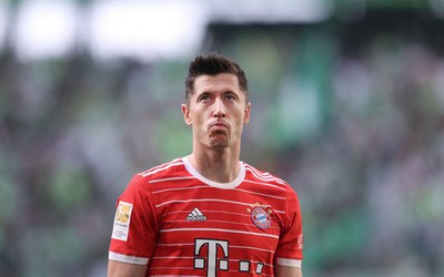 Lewandowski chấp nhận giảm lương để sang Barca