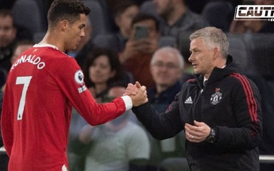 Sau tất cả, Solskjaer đã thừa nhận sai lầm với Ronaldo