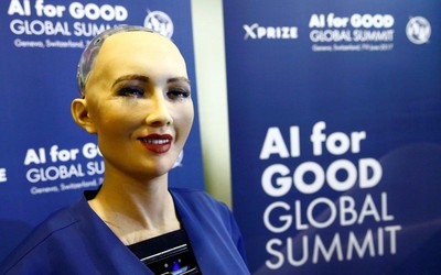 Cấp quyền công dân cho robot Sophia là đối xử bất công với phụ nữ Saudi?