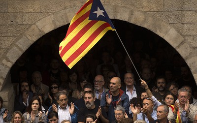 Phe ủng hộ Catalonia độc lập bất ngờ chiến thắng bầu cử