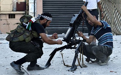 Syria: Phiến quân tung đòn trả thù, nã tên lửa, súng cối vào sân bay Damascus