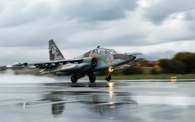 Quét tin thế giới ngày 5/2: Phi công Su-25 Nga tự sát bằng lựu đạn khi bị bao vây