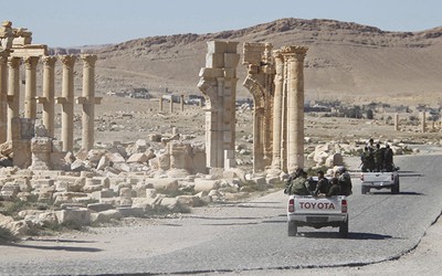 Syria: IS hồi sinh, đột kích mỏ dầu gần Palmyra