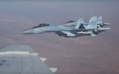 [VIDEO] Xem tiêm kích Su-35 hộ tống Bộ trưởng Quốc phòng Nga qua vùng trời Syria